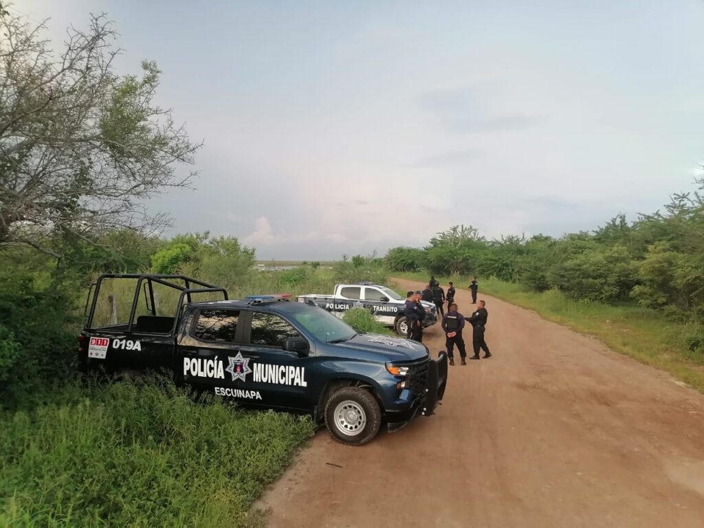 Elementos de la Policía Municipal en operativo en Escuinapa