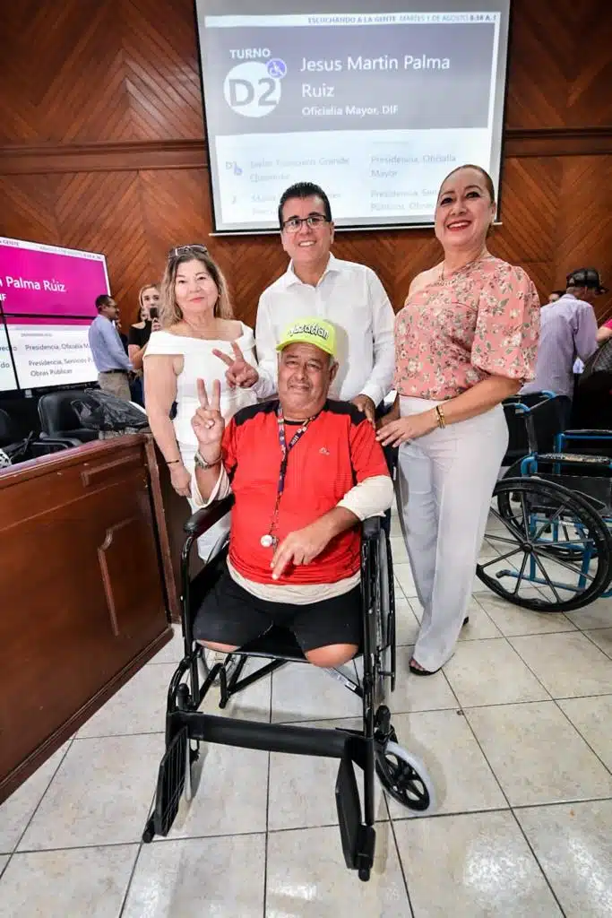 Don Jorge con su silla de ruedas