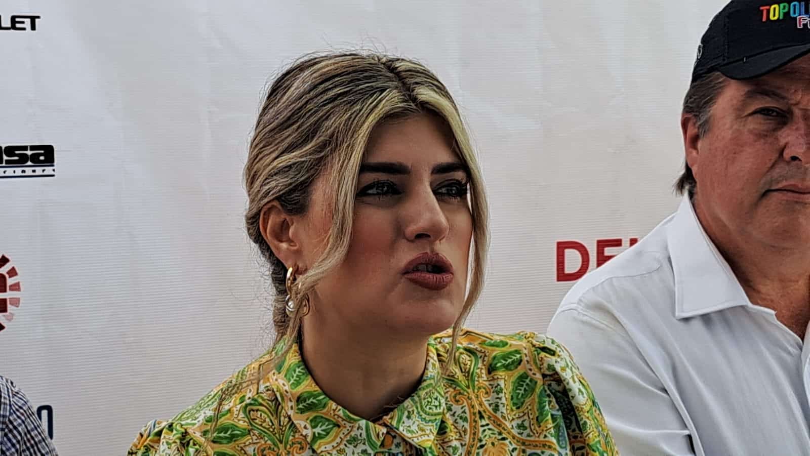 Verónica Medel Arce en rueda de prensa