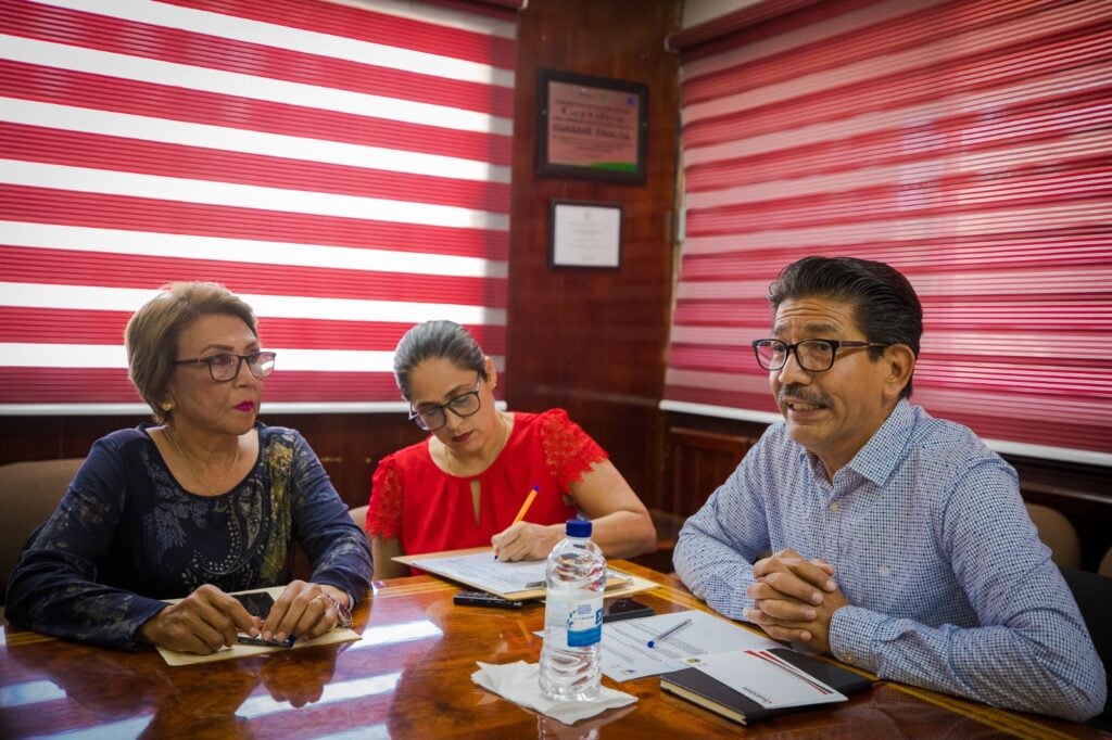 Reunión entre el acalde de Guasave, DIF, representantes del sector Salud, Cruz Roja, Protección Civil, Sipinna, Coepriss, Seguridad Ciudadana y Movilidad Sustentable