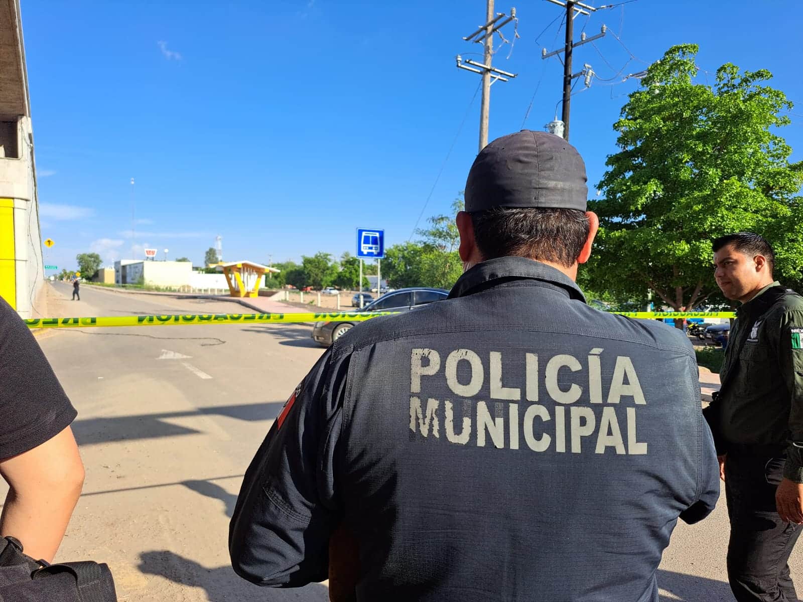 Agente policiaco en el lugar de los hechos