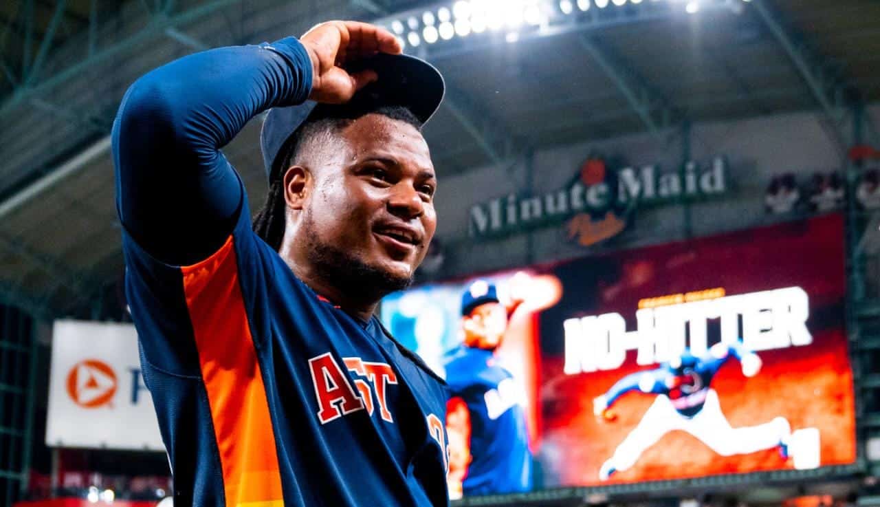 Framber Váldez, bateador de los Astros de Houston