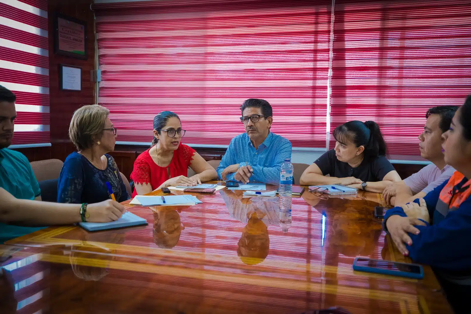 Reunión entre el acalde de Guasave, DIF, representantes del sector Salud, Cruz Roja, Protección Civil, Sipinna, Coepriss, Seguridad Ciudadana y Movilidad Sustentable