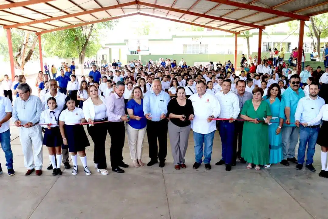 Inauguración de obra en la Aula de clases inaugurada en la Escuela Primaria “Dr. Luis G. de la Torre”, ubicada en Sinaloa de Leyva.