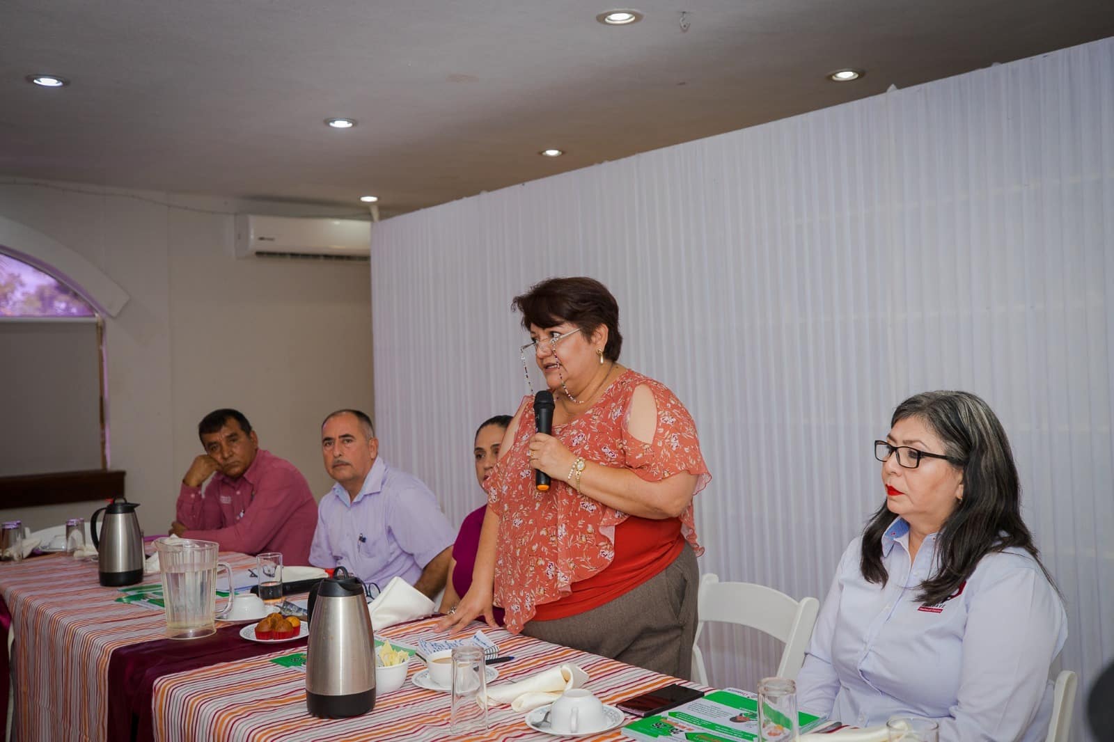Dámaris Osuna Zavala durante la campaña del Registro Civil en Guasave