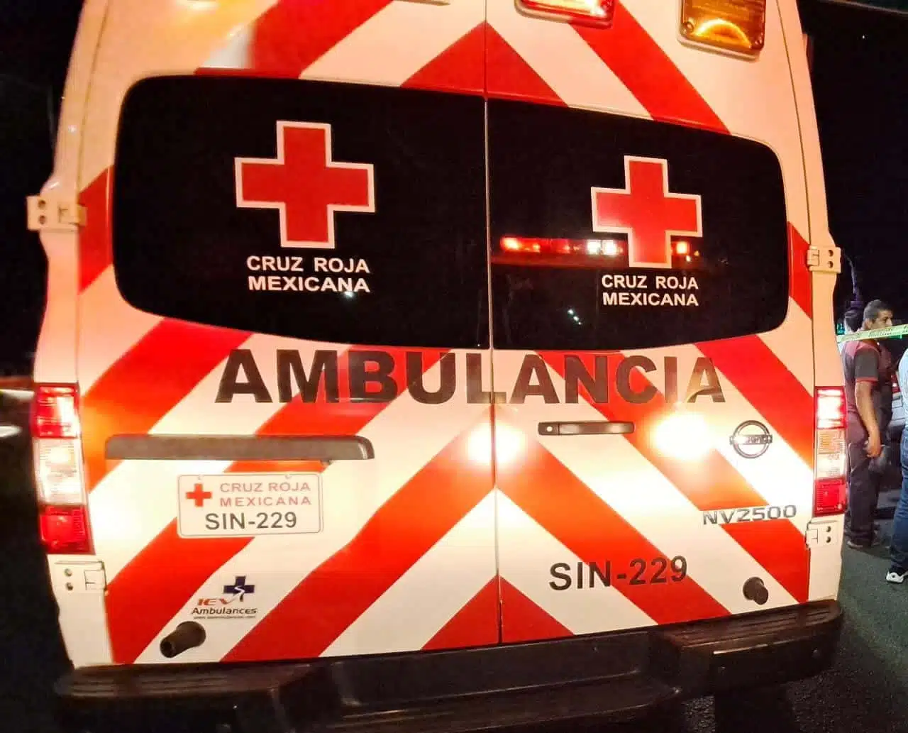 Paramédicos de la Cruz Roja atendieron a Mario pero ya había fallecido.