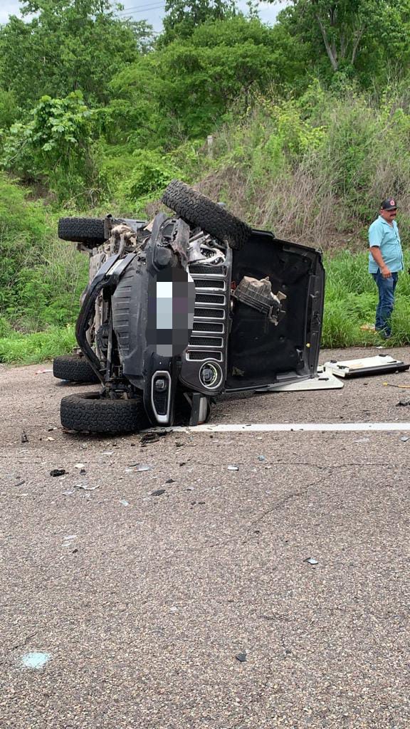 accidente vehicular por la carretera libre México 15.
