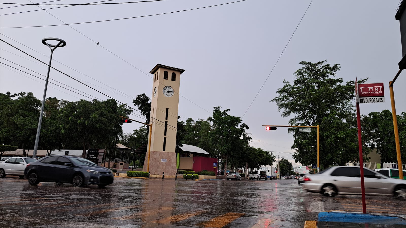 Calles de Guamúchil tras ligeras lluvias este jueves 10 de agosto