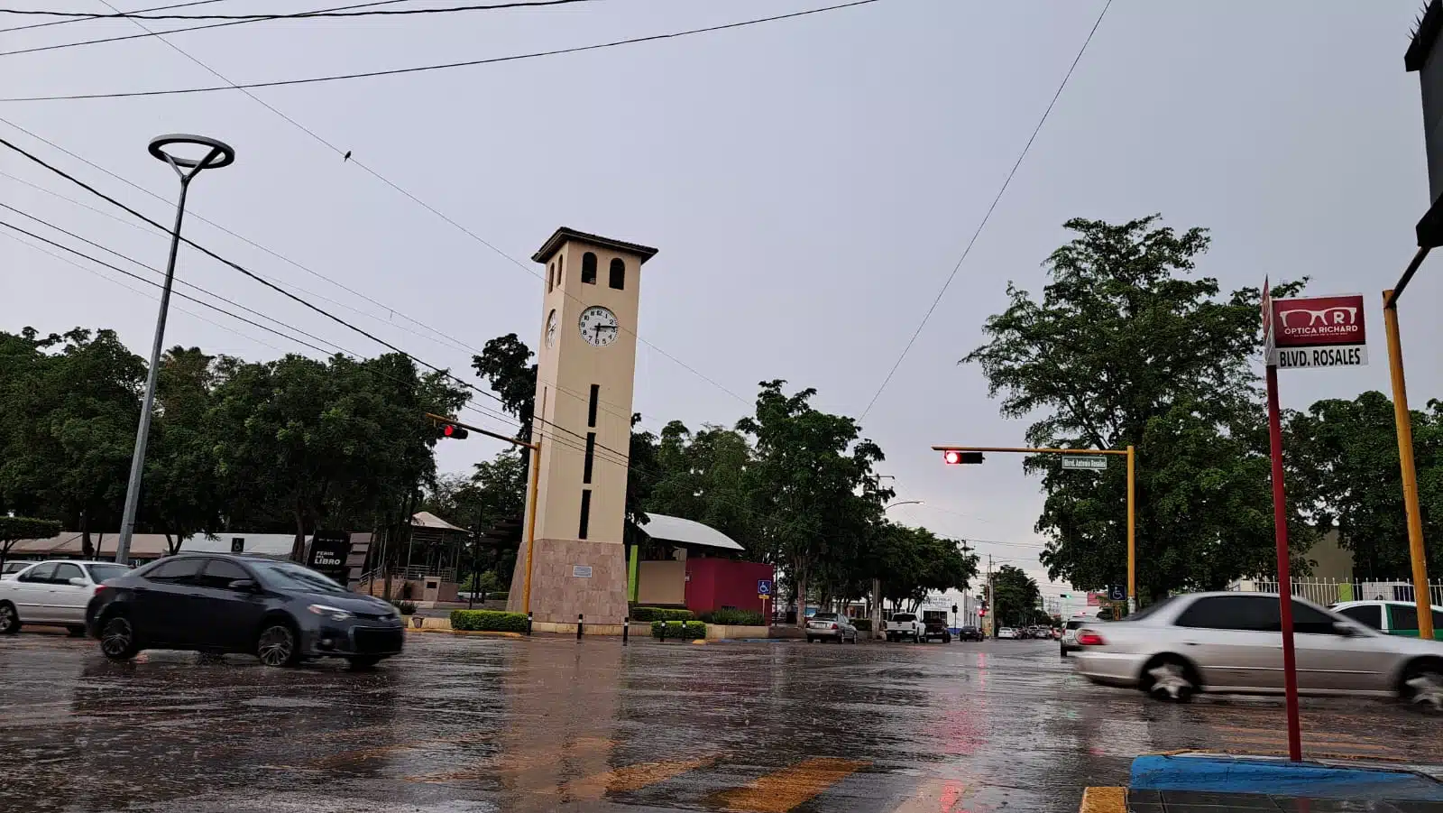 Calles de Guamúchil tras ligeras lluvias este jueves 10 de agosto