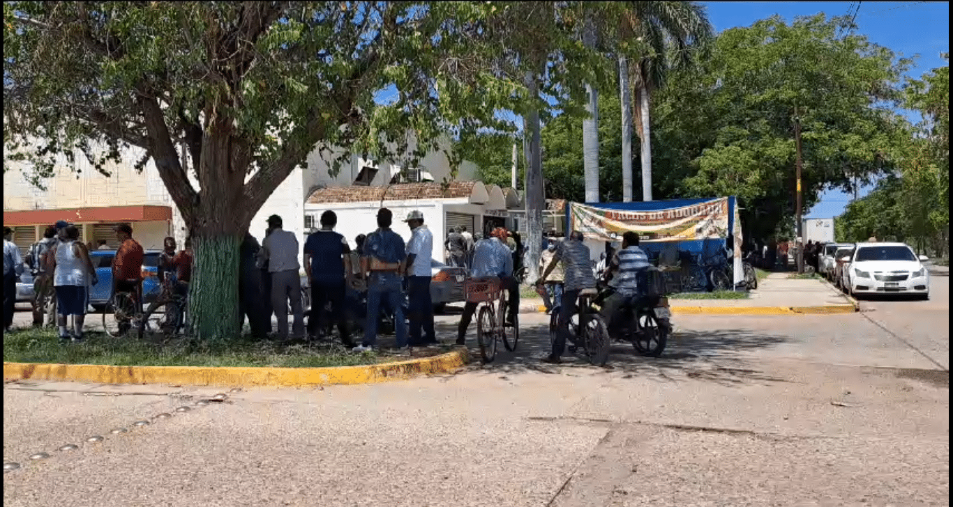 extrabajadores, jubilados y viudas de obreros del desaparecido Ingenio Mochis