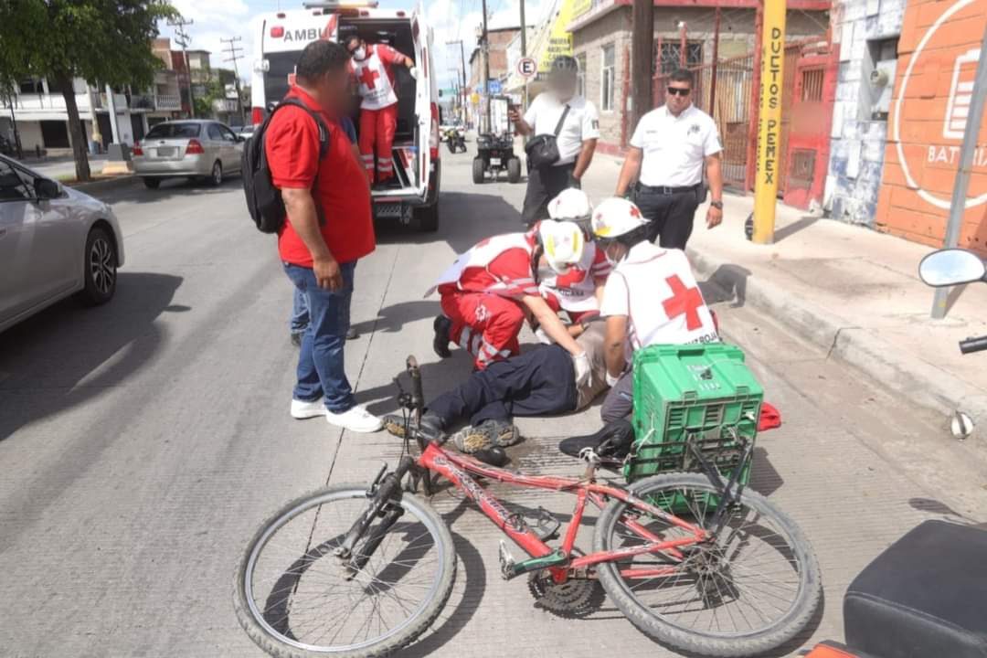 El ciclista fue arrollado al parecer por el conductor de una camioneta.