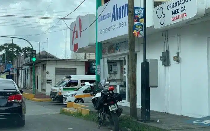 Con pistola en mano, niño de 10 años asalta una farmacia en Guanajuato