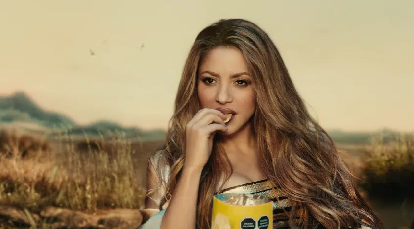 Conoce cuántos millones gana Shakira por dar publicidad de papas fritas
