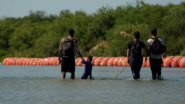 Identifican a uno de los cuerpos localizados en el río Bravo.