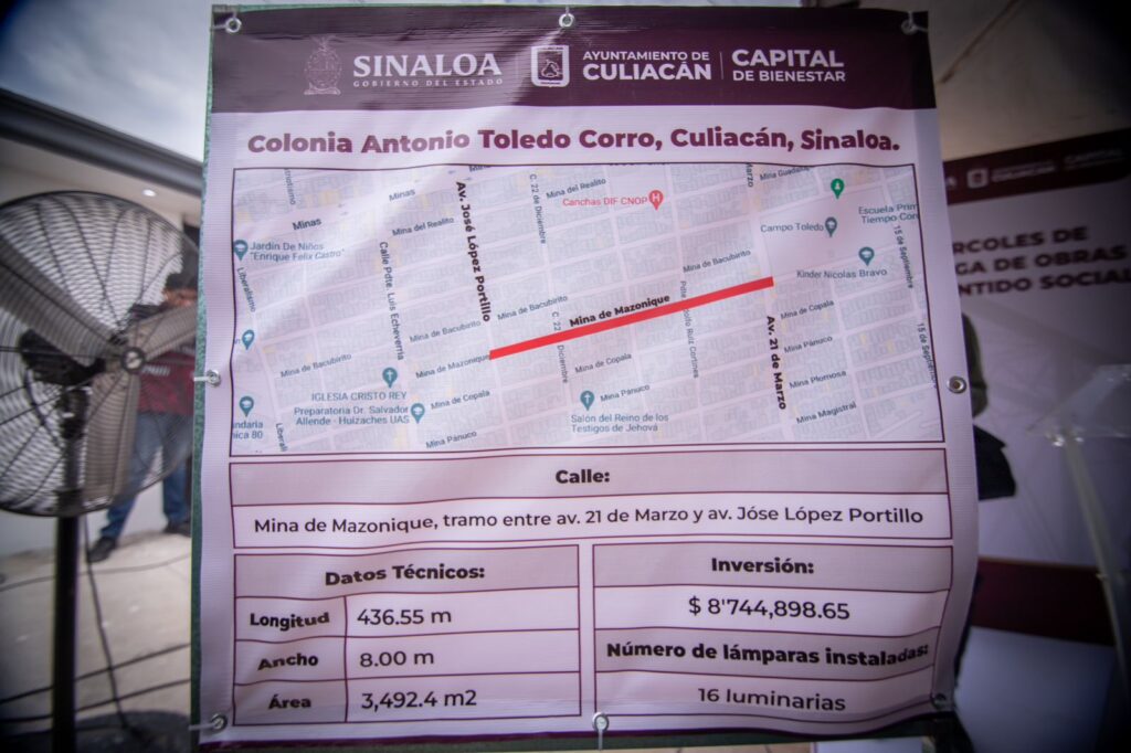 Lona informativa con datos técnicos de pavimentación de la colonia Antonio Toledo Corro en Culiacán