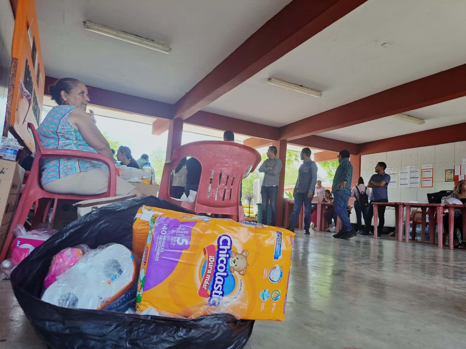 Las familias se encuentran en un albergue en el Cbtis número 45 de la ciudad de Guamúchil.