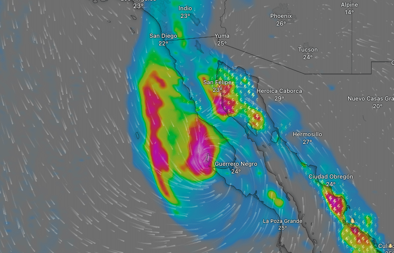 Después de su primer choque, Hilary comienza a enfilar su trayectoria por línea de costa hacia su segundo destino: San Quintín. Windy