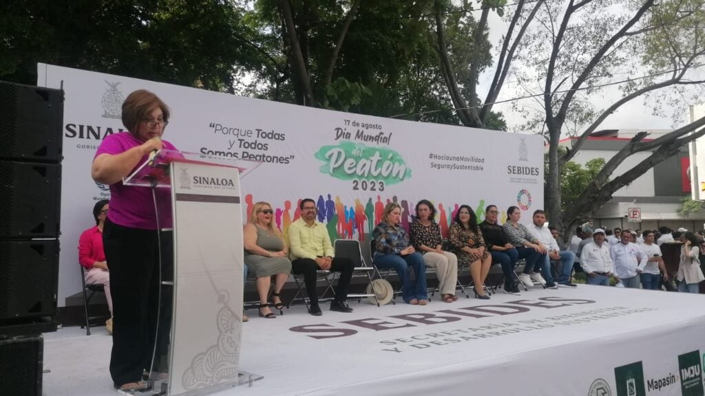 Personas sentadas en un evento