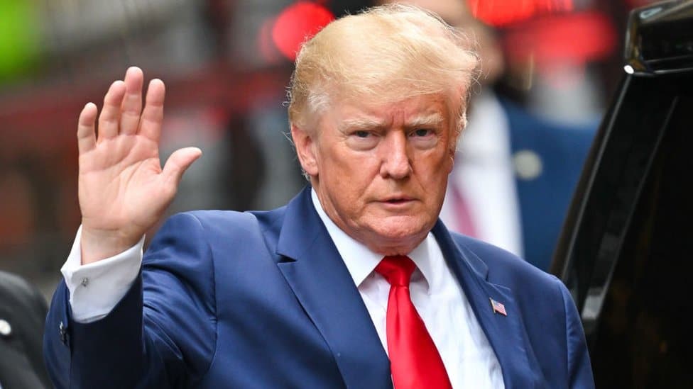 Trump anuncia que se entregará ante autoridades de Georgia
