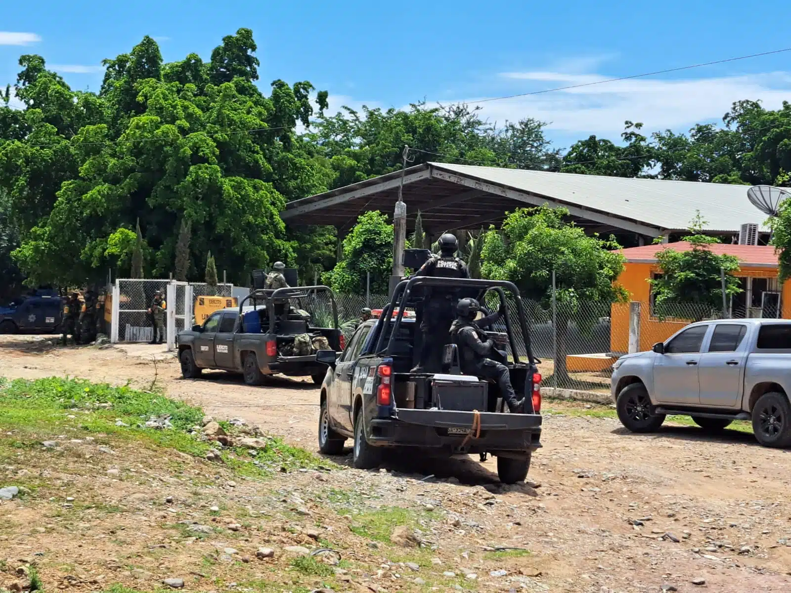 Dos patrullas de la PEP en operativo en San José de las Delicias