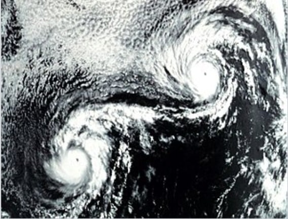Dos sistemas tropicales en el océano Atlántico