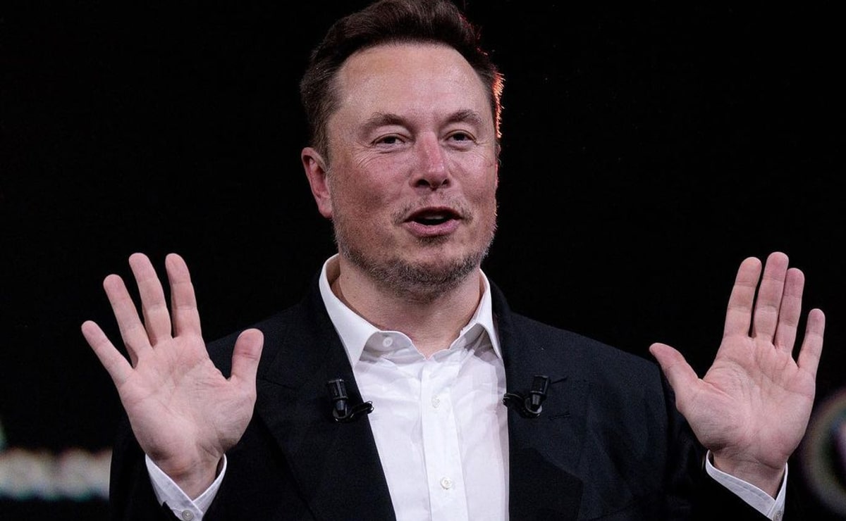 ELON MUSK DURANTE CONFERENCIA