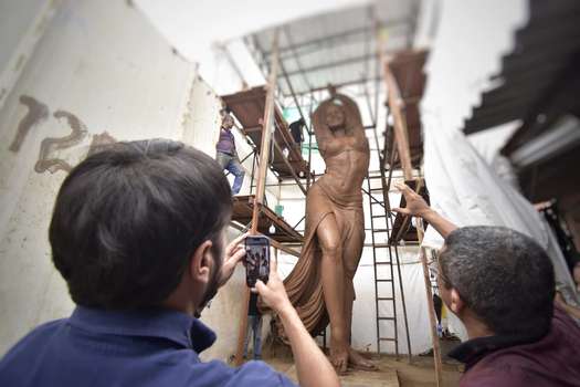 Elaboran estatua de bronce para Shakira; estará en Colombia y medirá seis metros