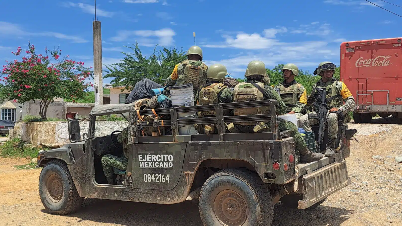 Elementos del Ejército Mexicano durante operativo en San José de las Delicias