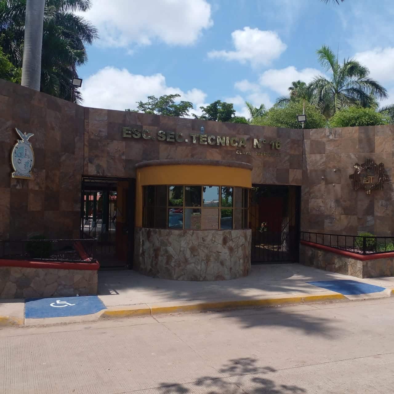 Escuela Secundaria Técnica 16 exterior