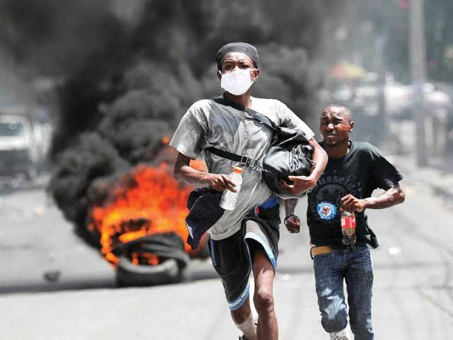 Estados Unidos pide a sus ciudadanos en Haití dejar el país ante ola de violencia