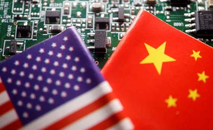 Biden prohibe inversiones de EU en sectores tecnológicos de China