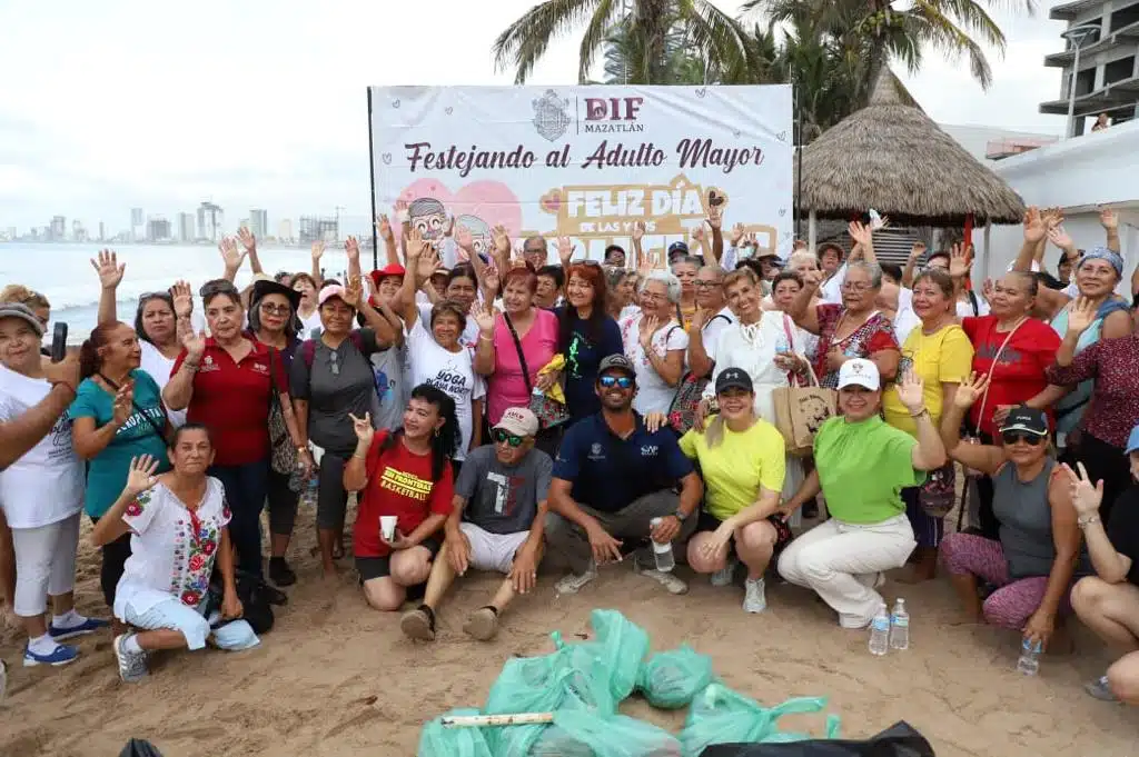 ADULTOS MAYORES SE SUMAN A ACTIVIDADES PREVIAS AL DIA DEL ABUELO, ORGANIZADO POR EL AYUNTAMIENTO DE MAZATLÁN.