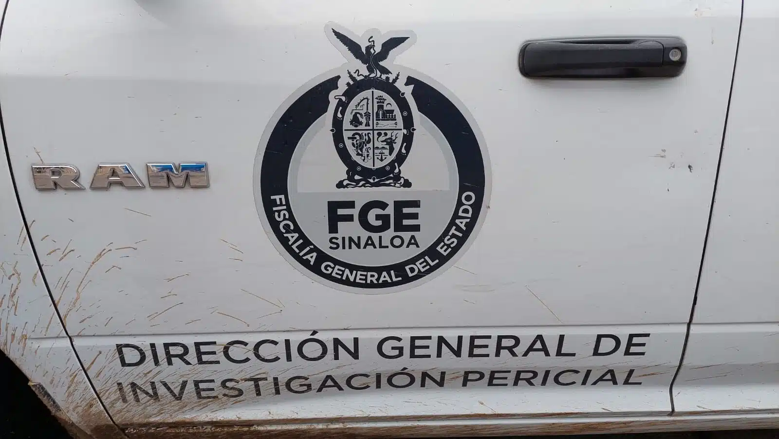 CAMIONETA DE LA FGE DEL ESTADO DE SINALOA