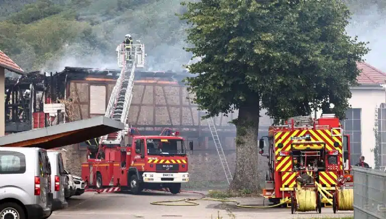 Fallecen nueve personas en incendio de albergue para discapacitados en Francia