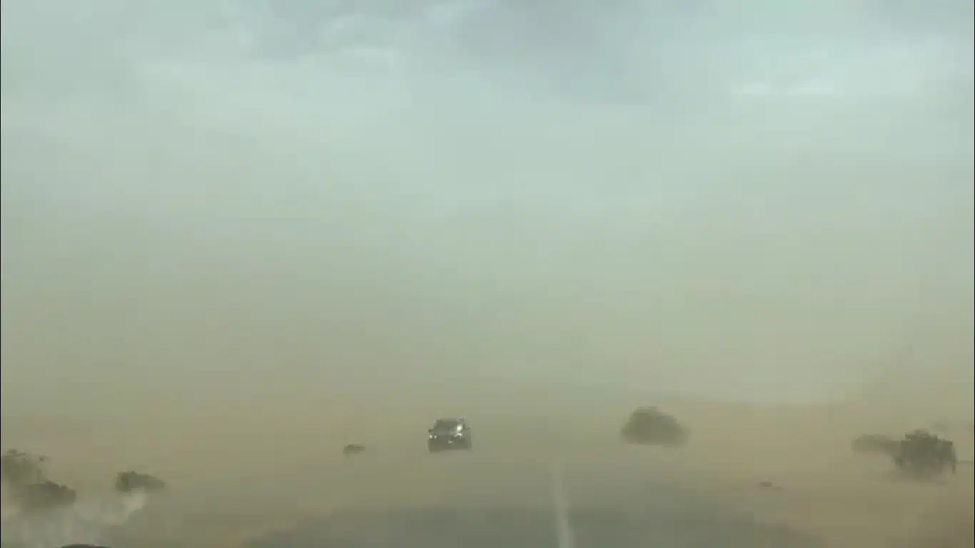 Fuerte tormenta de arena en Sonora; precaución en carretera Sonoyta- San Luis