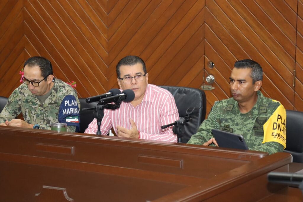 Fuerzas armadas con alcalde de Mazatlán