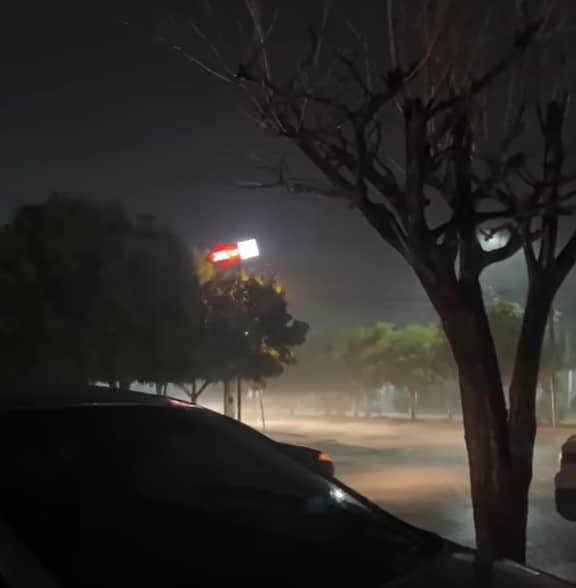 Lluvia y fuertes vientos en Guasave