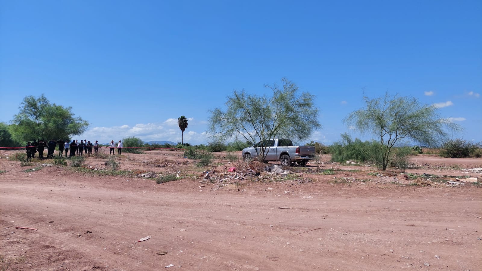 IDENTIFICAN A HOMBRE HALLADO SIN VIDA AL INTERIOR DE UNA CAMIONETA EN LOS MOCHIS.