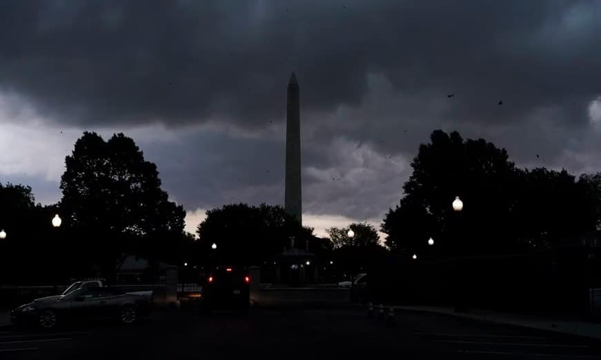 Vuelos cancelados y hogares sin electricidad por tormentas en EU