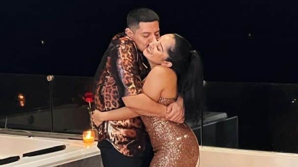 “Hoy vi al amor de mi vida… besando al amor de su vida”, escribió Eduin Caz y alertó a sus fans