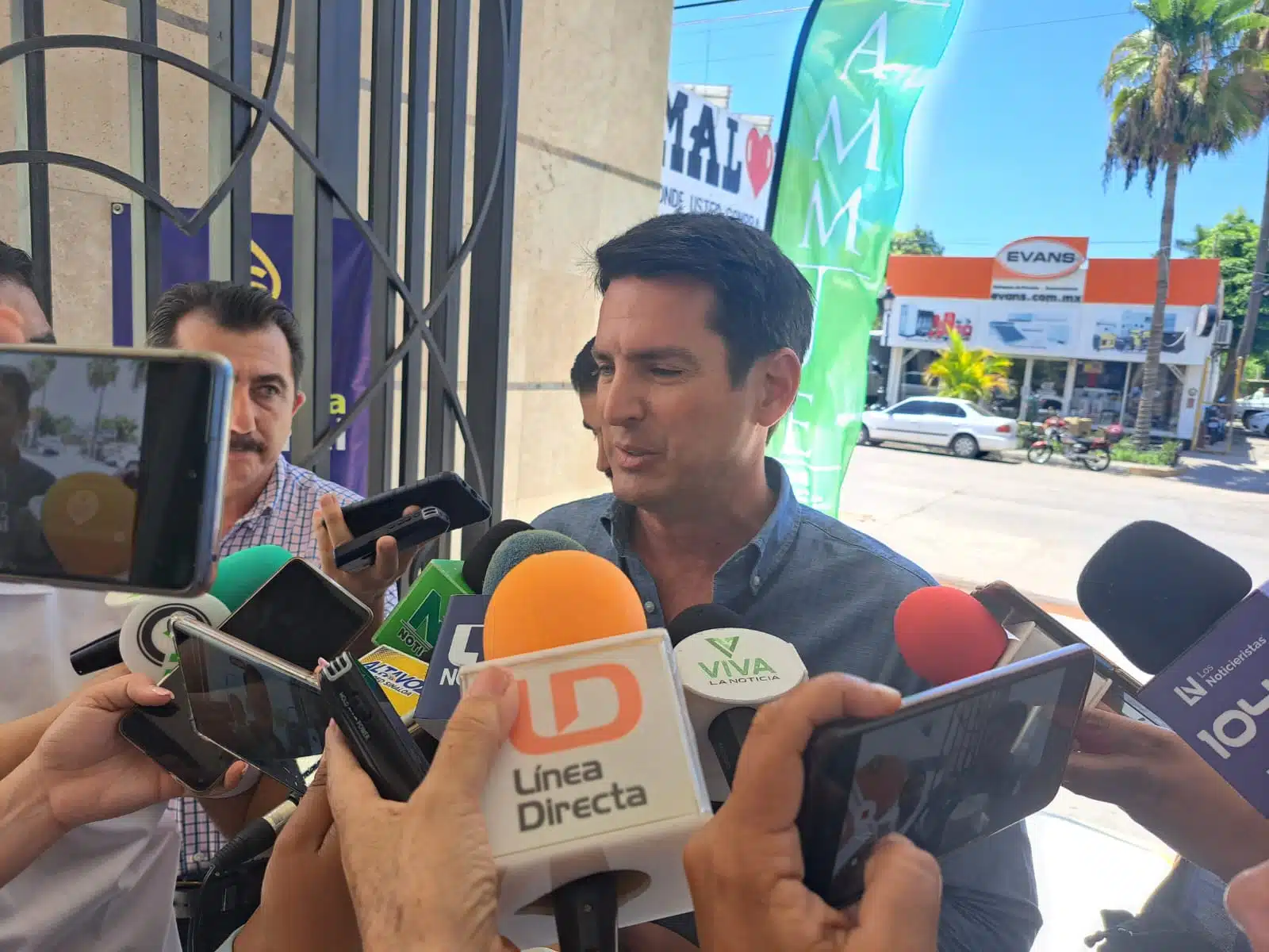 secretario de Economía en Sinaloa, Javier Gaxiola Coppel.
