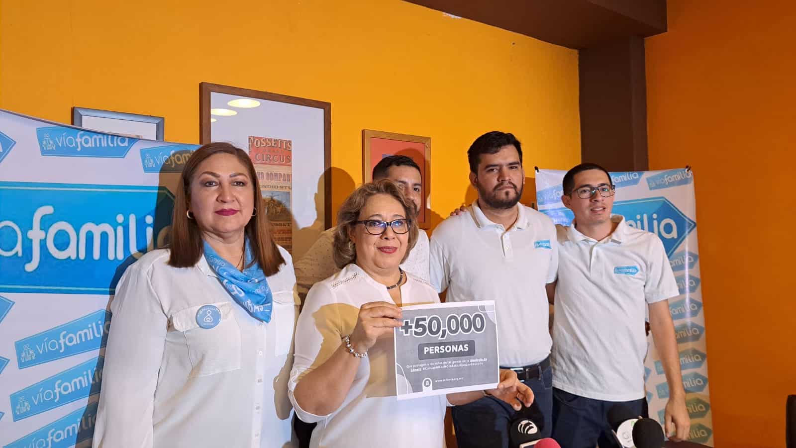 Integrantes de Vía Familia