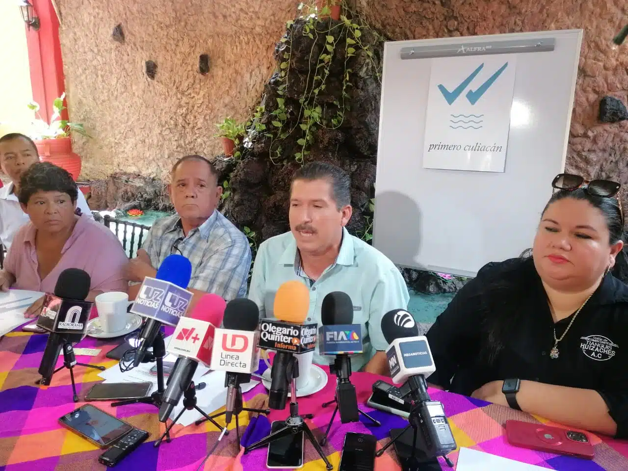 Conferencia de prensa de los integrantes del frente común Primero Culiacán