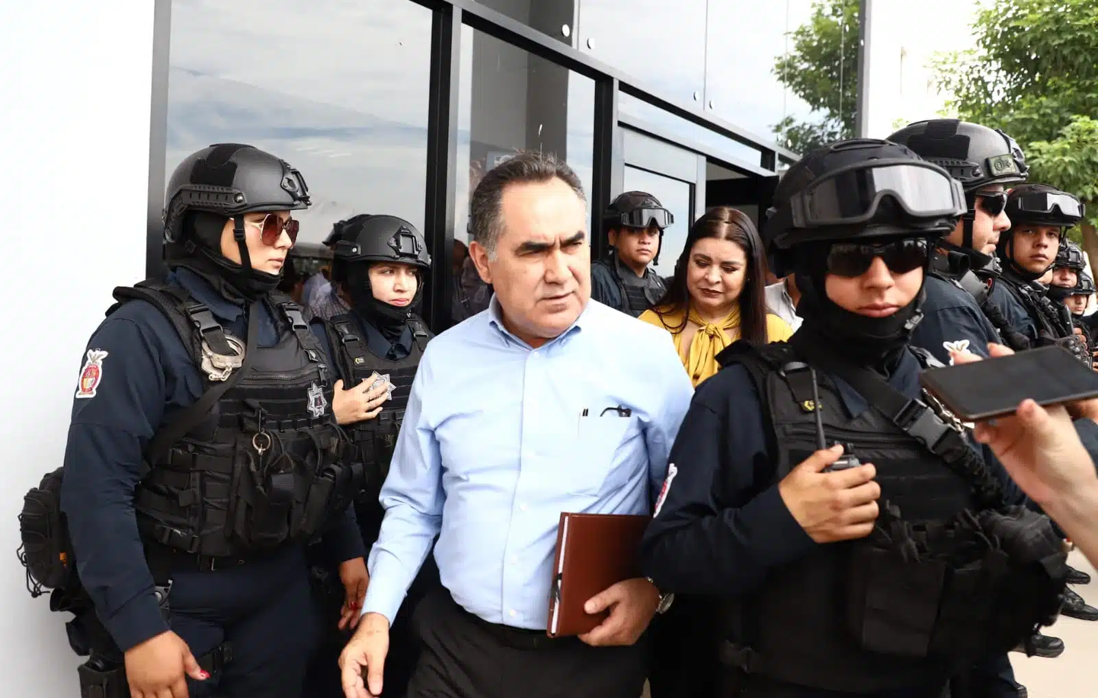 Jesús Madueña fue entrevistado a su salida del Centro de Justicia Penal Acusatorio y Oral zona Centro.