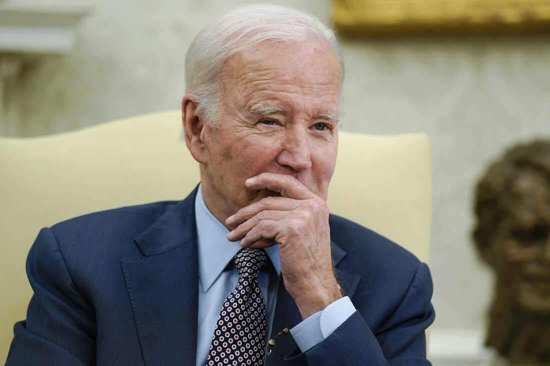 Joe Biden presuntamente se queda dormido durante reunión en Hawái
