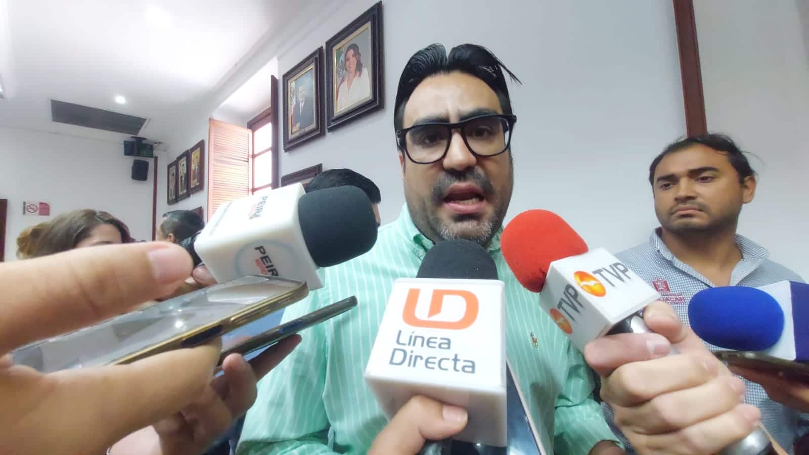 Juan de Dios Gámez con medios de prensa