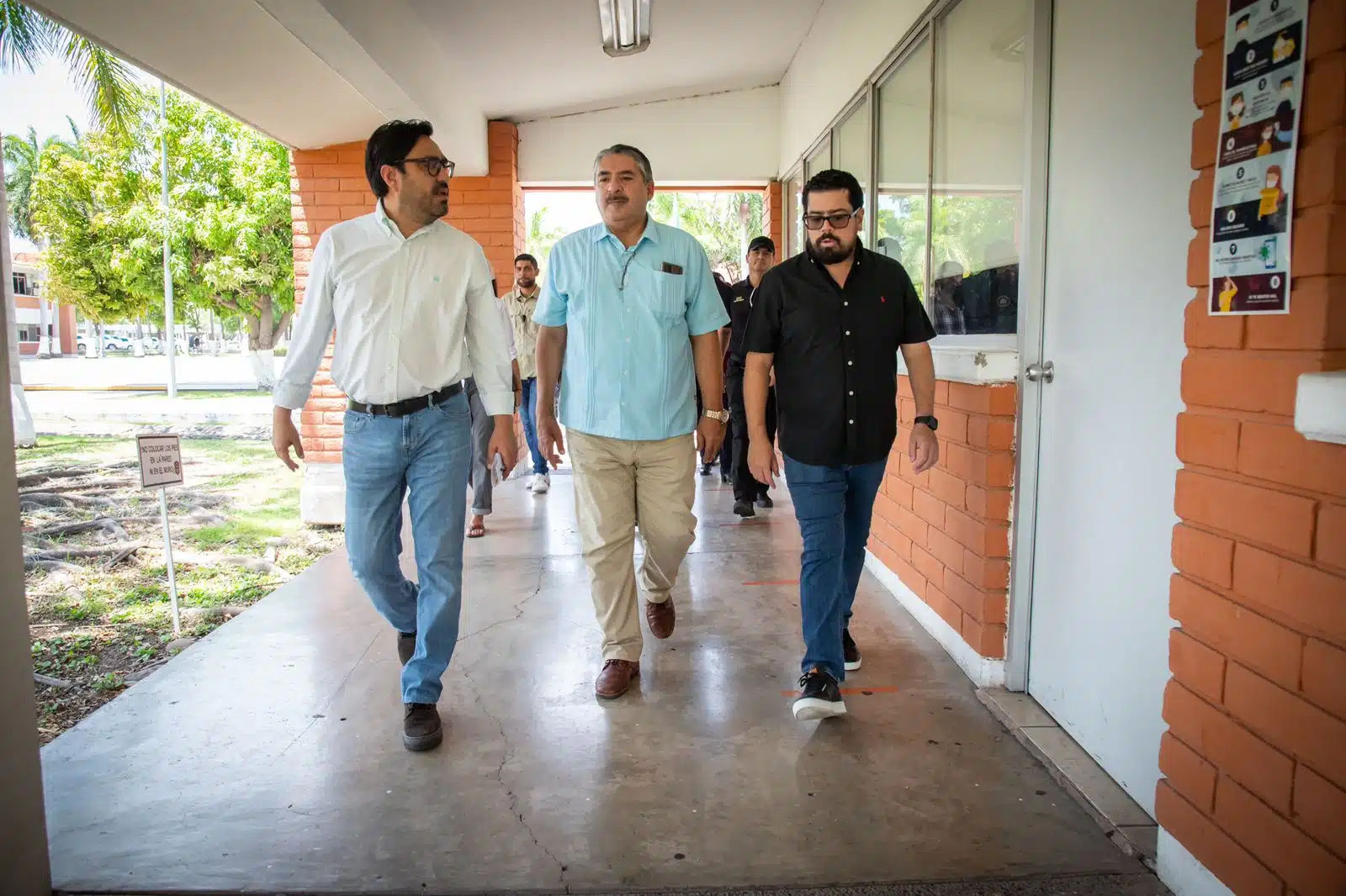 Juan de Dios Gámez Mendívil, Óscar Fidel González Mendívil y Ricardo Jenny del Rincón recorren la Unipol