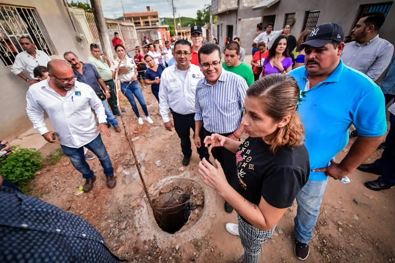 El alcalde Édgar González Zatarain se reunió con vecinos de la comunidad de Higueras del Conchi.