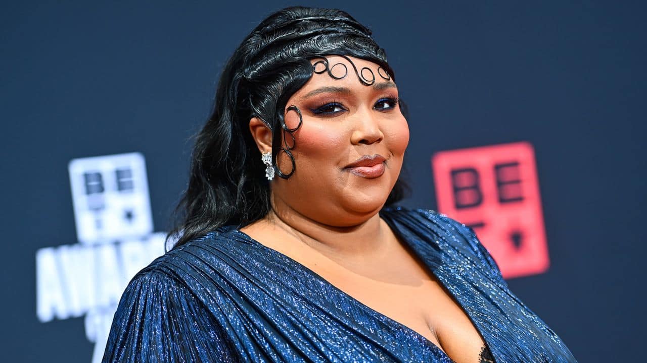 Lizzo niega acusaciones de abuso sexual