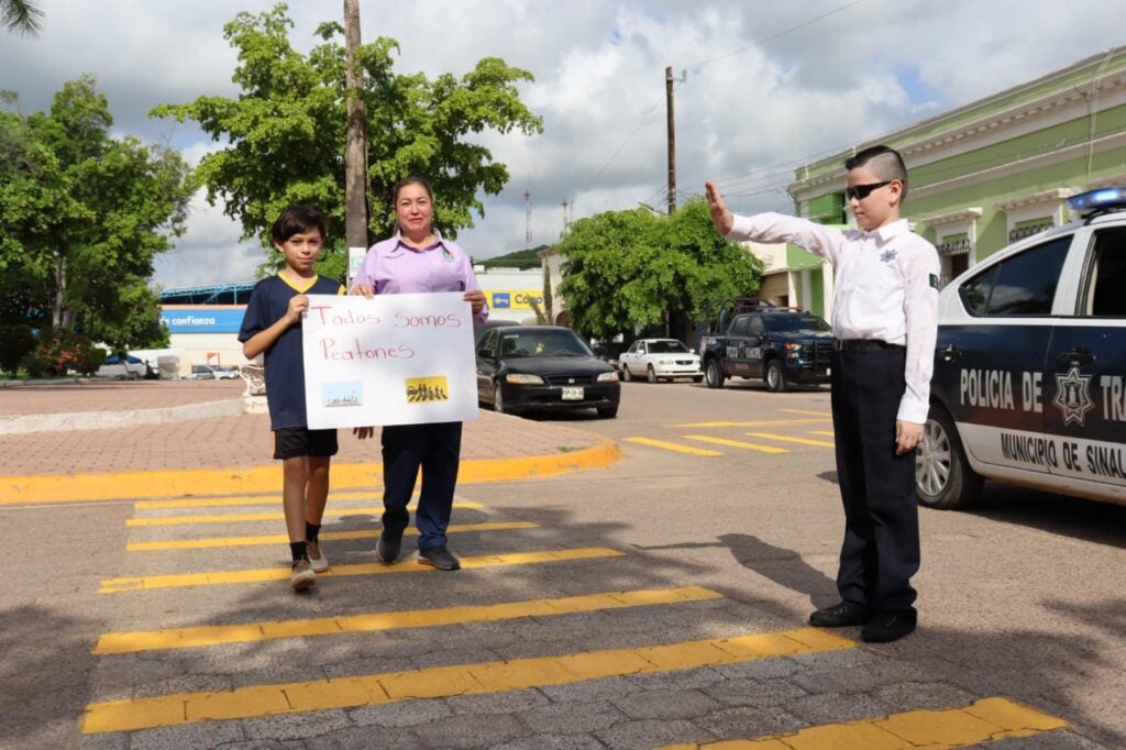 En Sinaloa de Leyva se realizaron una serie de actividades de concientización para celebrar el Día Mundial del Peatón.